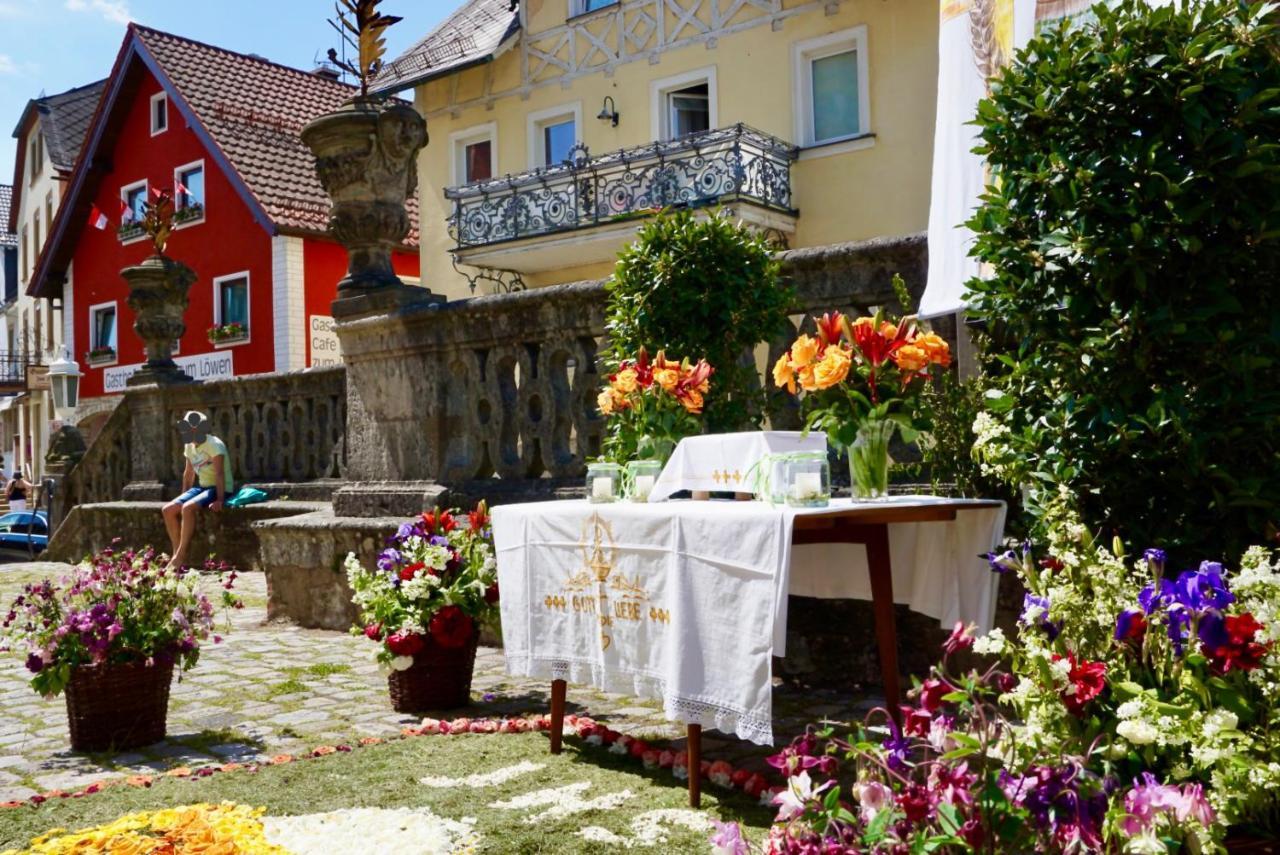 Gasthof Zum Loewen Goessweinstein Extérieur photo